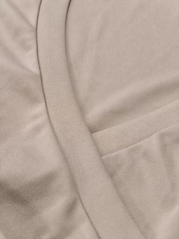 Lia™ | Tuta Eleganza Moderna